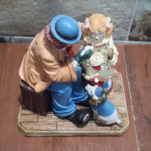 Aldon Carnival Clown Applying Make Up Resinite Sculpture 1988 - Picture 12 of 12